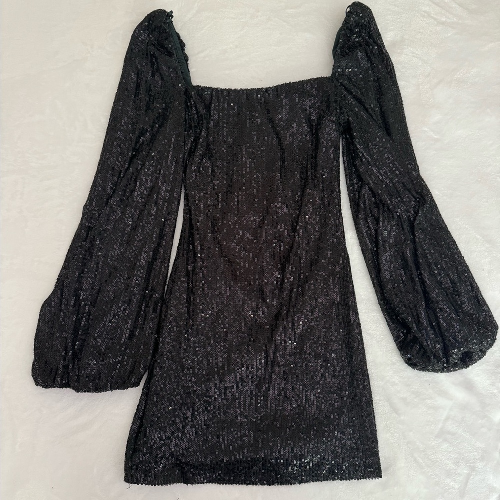 Sequined Windsor fitted bodycon dress.